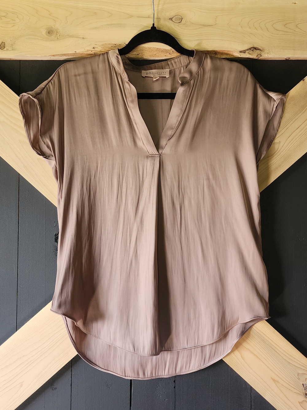 Philosophy Taupe V-Neck Cap Sleeve Blouse - Picture 2 of 3